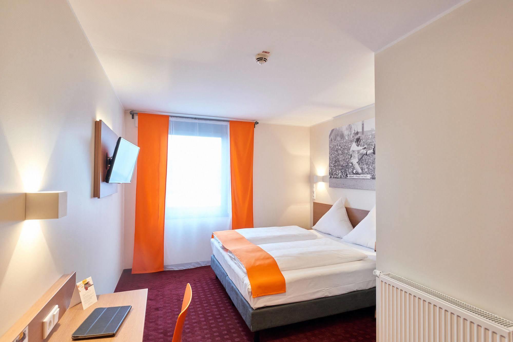 Mcdreams Hotel Moenchengladbach Εξωτερικό φωτογραφία