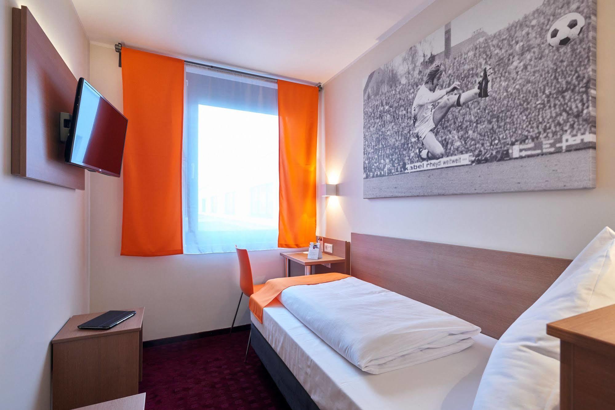 Mcdreams Hotel Moenchengladbach Εξωτερικό φωτογραφία